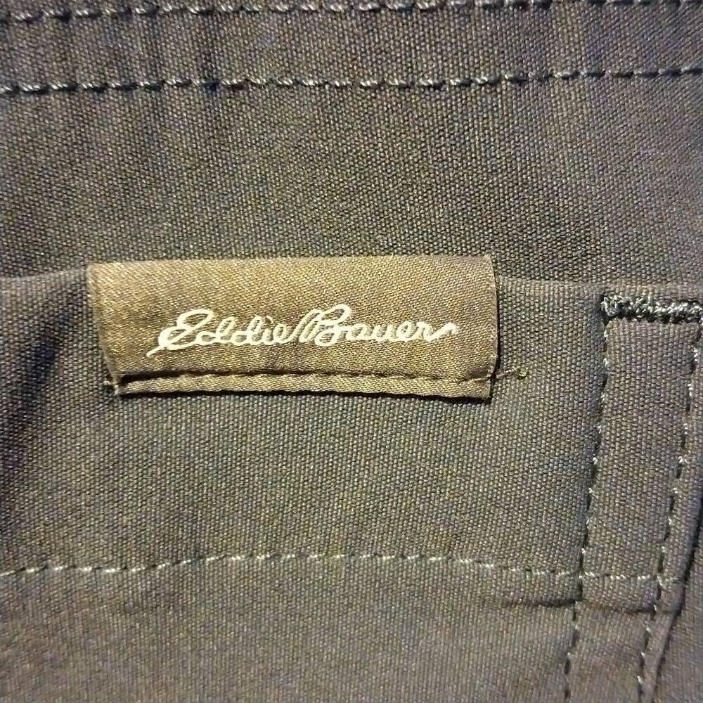 Eddie Bauer NWOT Men's Rainer Shorts,  Size 40 "Smoke"